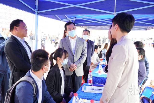 南方⁺ 肖文舸 拍摄