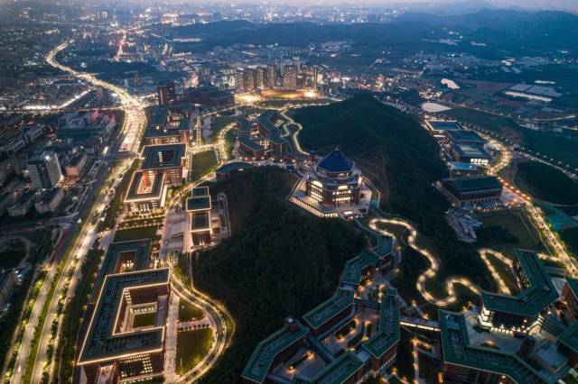 深圳校区夜景鸟瞰 深圳校区夜景鸟瞰