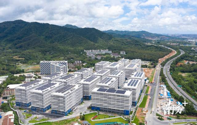 珠海正大力推进5.0产业新空间建设。图为大湾区智造产业园D区。南方+记者 关铭荣 摄 珠海正大力推进5.0产业新空间建设。图为大湾区智造产业园D区。南方+记者 关铭荣 摄