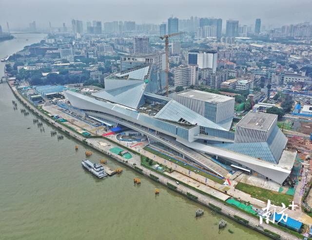 白鹅潭大湾区艺术中心预计今年末完成施工建设。南方+记者 石磊 通讯员 夏子涵 摄