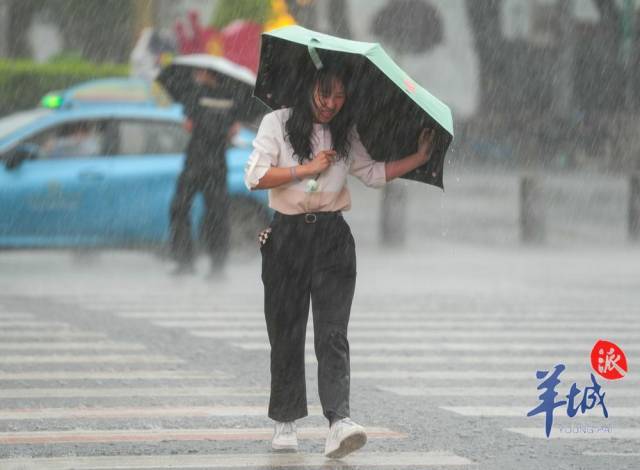 8月17到19日广东有中到强雷雨。资料图/羊城晚报全媒体记者 梁怿韬 摄 8月17到19日广东有中到强雷雨。资料图/羊城晚报全媒体记者 梁怿韬 摄