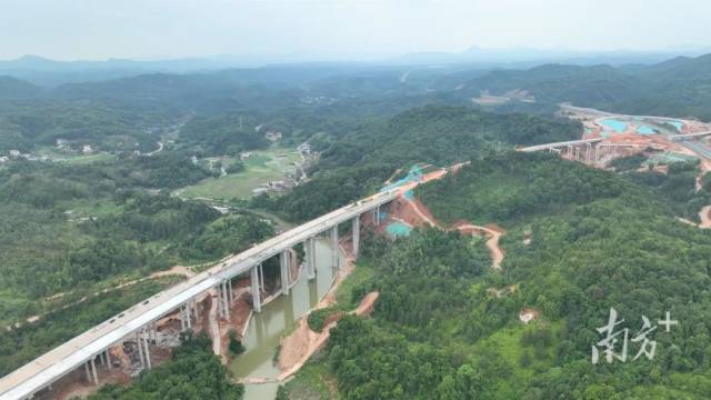 龙寻支线将成为粤赣跨省新通道。 龙寻支线将成为粤赣跨省新通道。