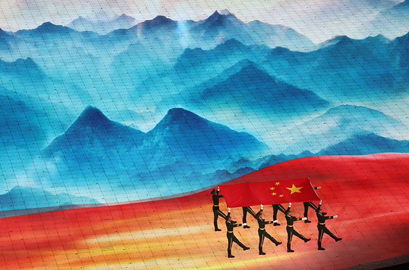 9月23日,第19届亚洲运动会开幕式在杭州举行。图为中华人民共和国国旗入场。