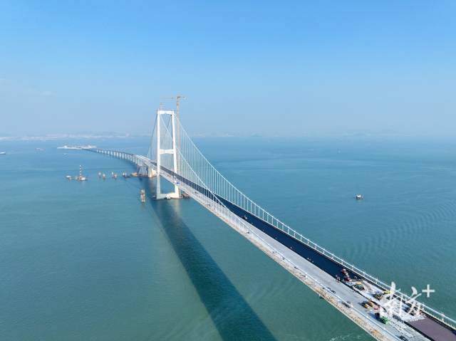 再次刷新世界纪录！深中通道伶仃洋大桥开始钢桥面铺装