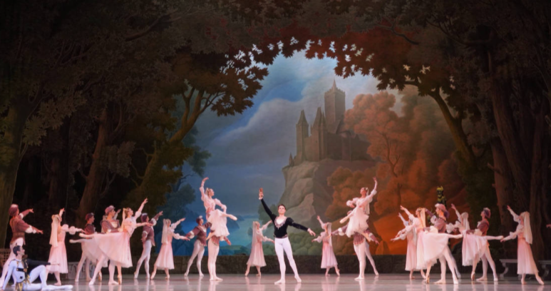 珠海艺术节再掀观演热潮，马林斯基剧院芭蕾舞团《天鹅湖》震撼上演