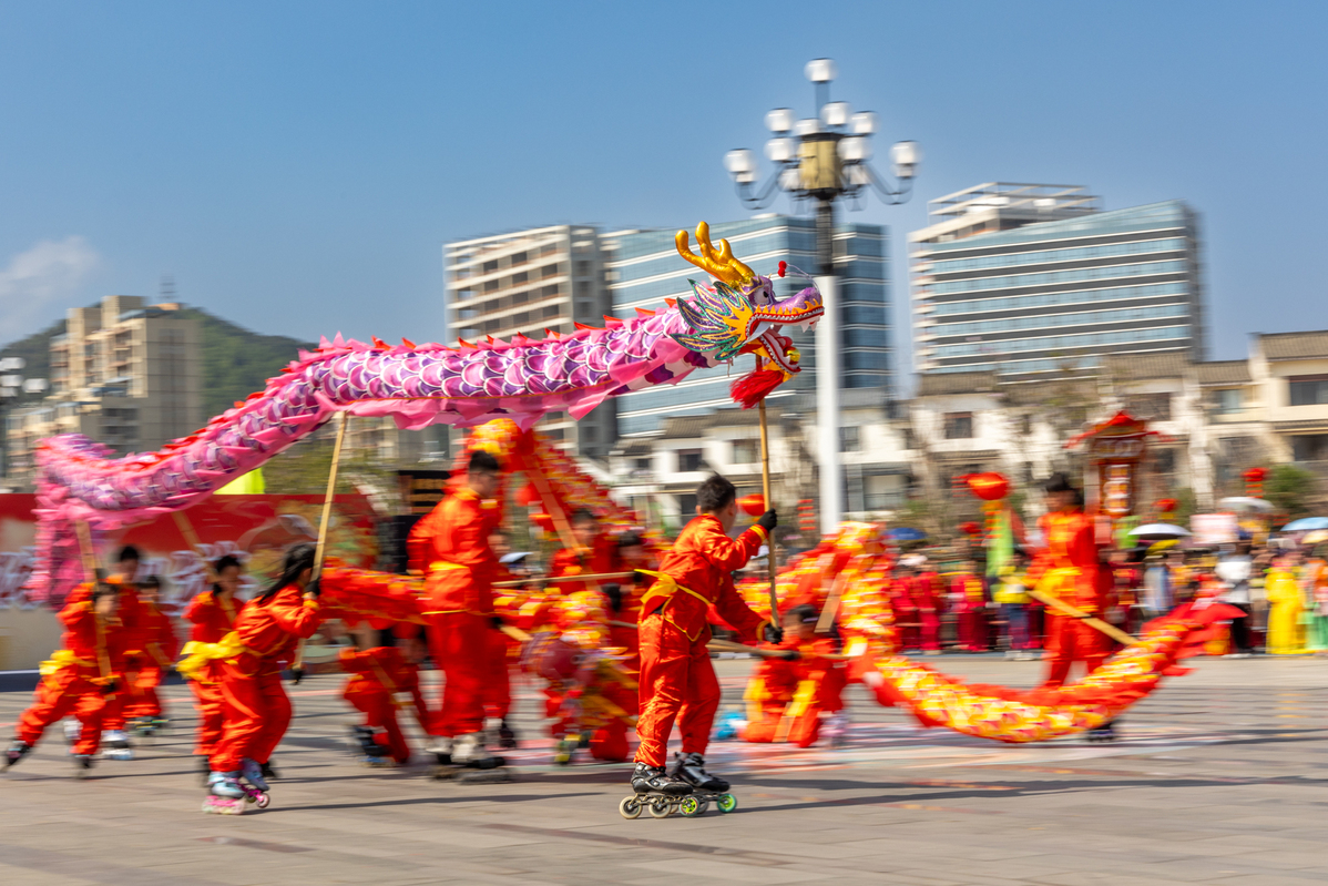 重庆和成都谁更发达（重庆和成都哪个城市更发达）