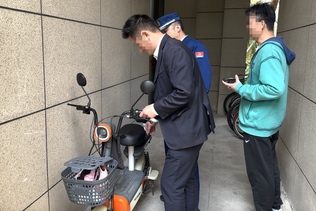 金茂大厦88层旋转餐厅自助餐（金茂大厦旋转餐厅自助餐）