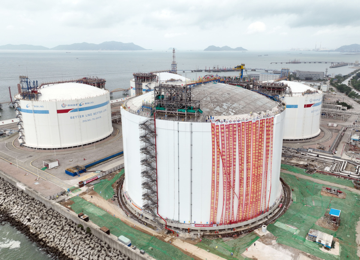 华南最大液化天然气储罐首罐在金湾机械完工