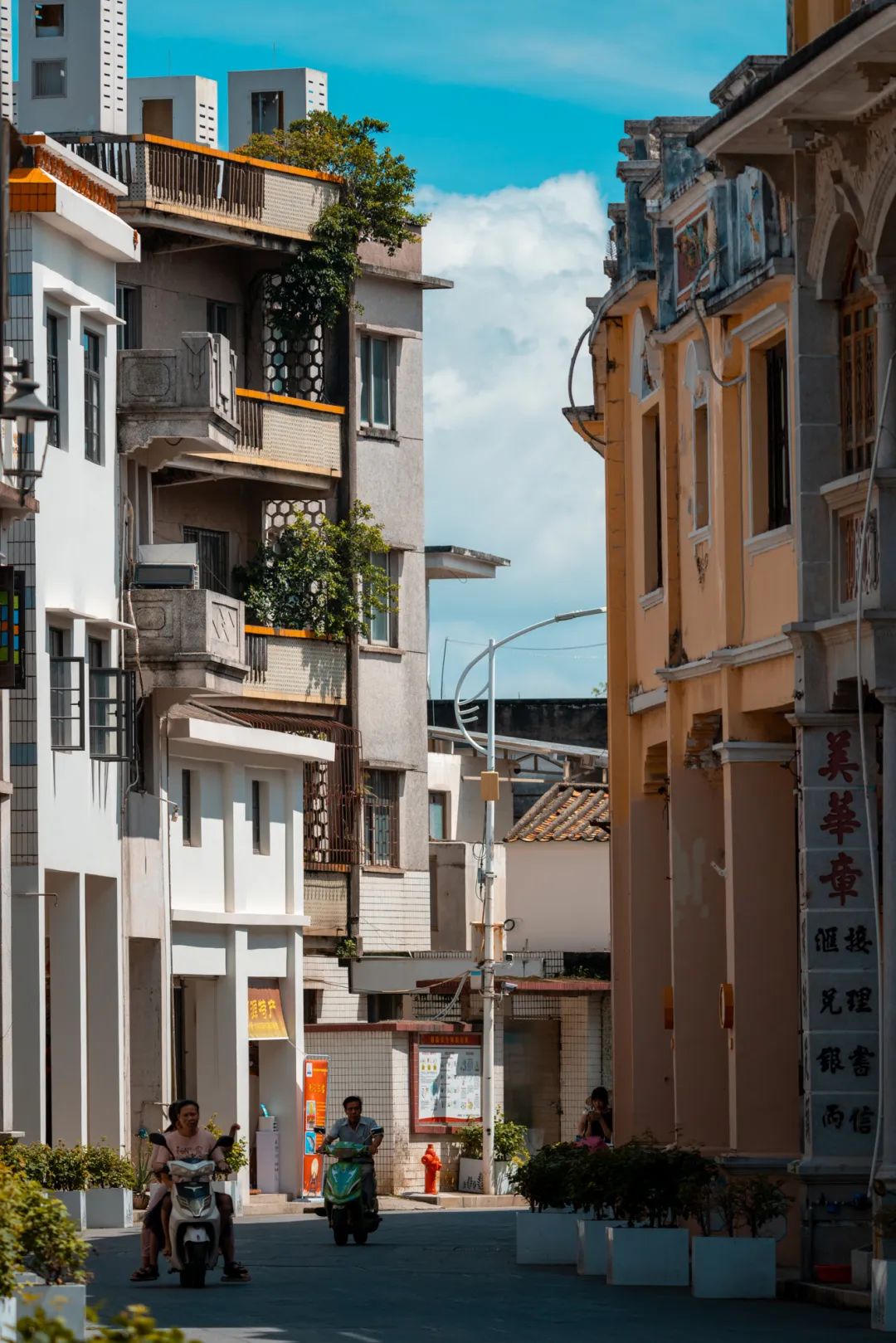 香港和上海哪个大（香港和上海哪个发达）