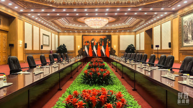 △5月30日下午,习近平主席同阿联酋总统穆罕默德会谈。这是会谈开始前的现场。(总台央视记者鄂介甫拍摄) △5月30日下午,习近平主席同阿联酋总统穆罕默德会谈。这是会谈开始前的现场。(总台央视记者鄂介甫拍摄)