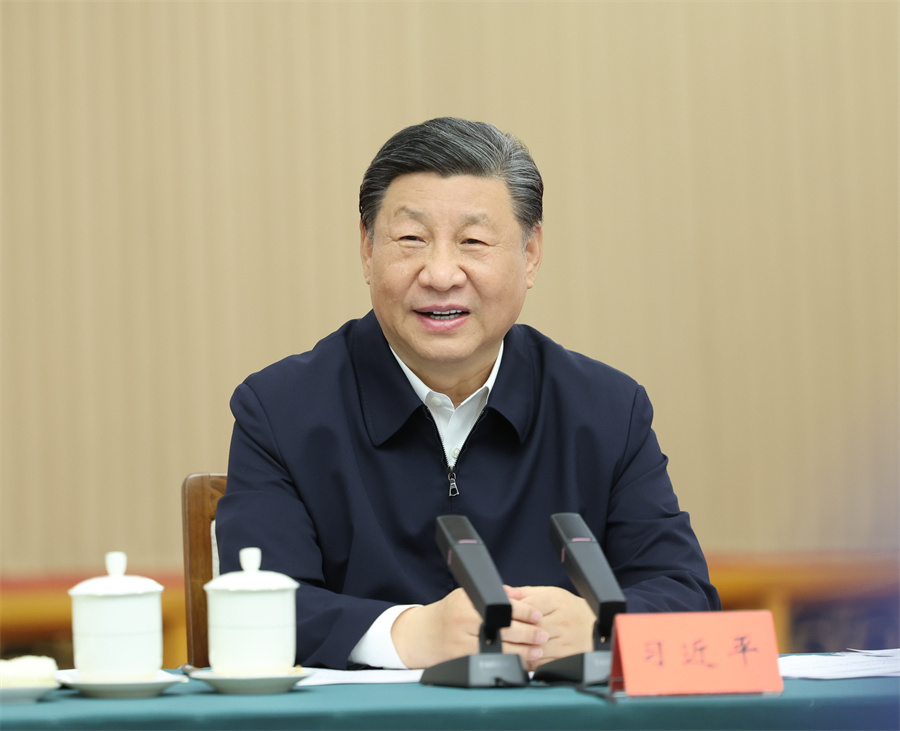 2024年5月23日下午,中共中央总书记、国家主席、中央军委主席习近平在山东省济南市主持召开企业和专家座谈会并发表重要讲话。新华社记者 鞠鹏 摄