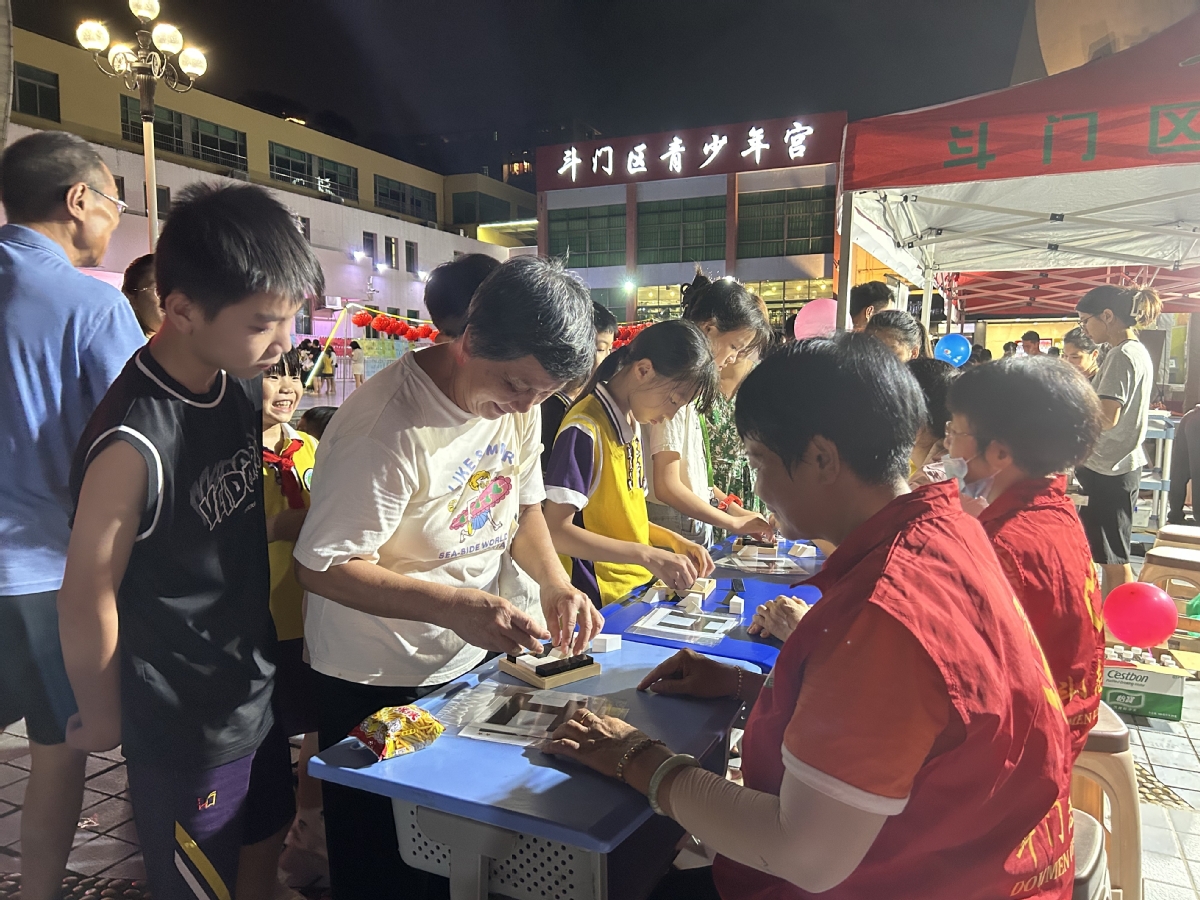 迪士尼门票早鸟票有什么区别（迪士尼早鸟票和套票有什么区别）