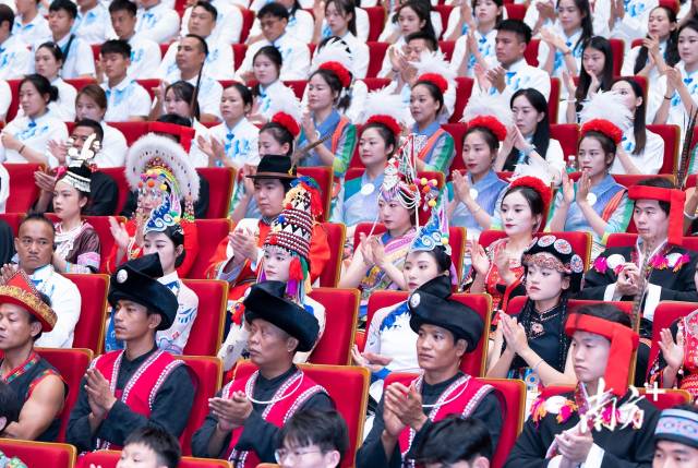 11月17日，中华人民共和国第十二届少数民族传统体育运动会广东代表团出征誓师大会在广州召开。